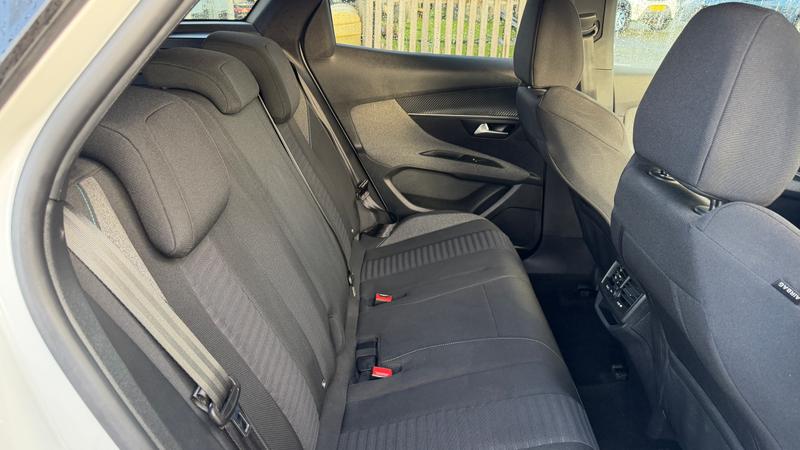 Used Peugeot 3008 2023 for sale - 76949065: Photo 24