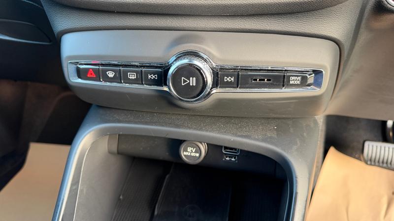 Used Volvo XC40 for sale - 77186898: Photo 22