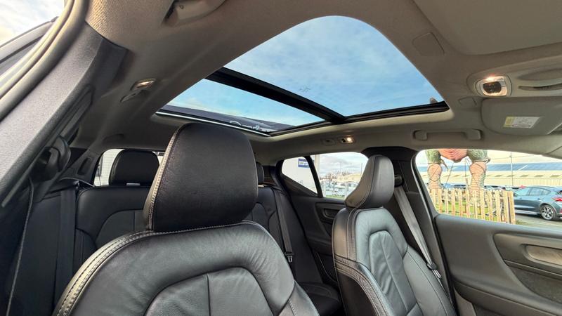 Used Volvo XC40 for sale - 77186898: Photo 26