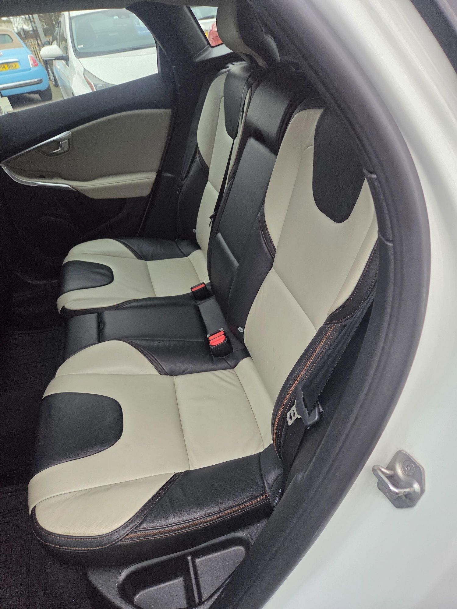 Used Volvo V40 2013 for sale - 78062604: Photo 9