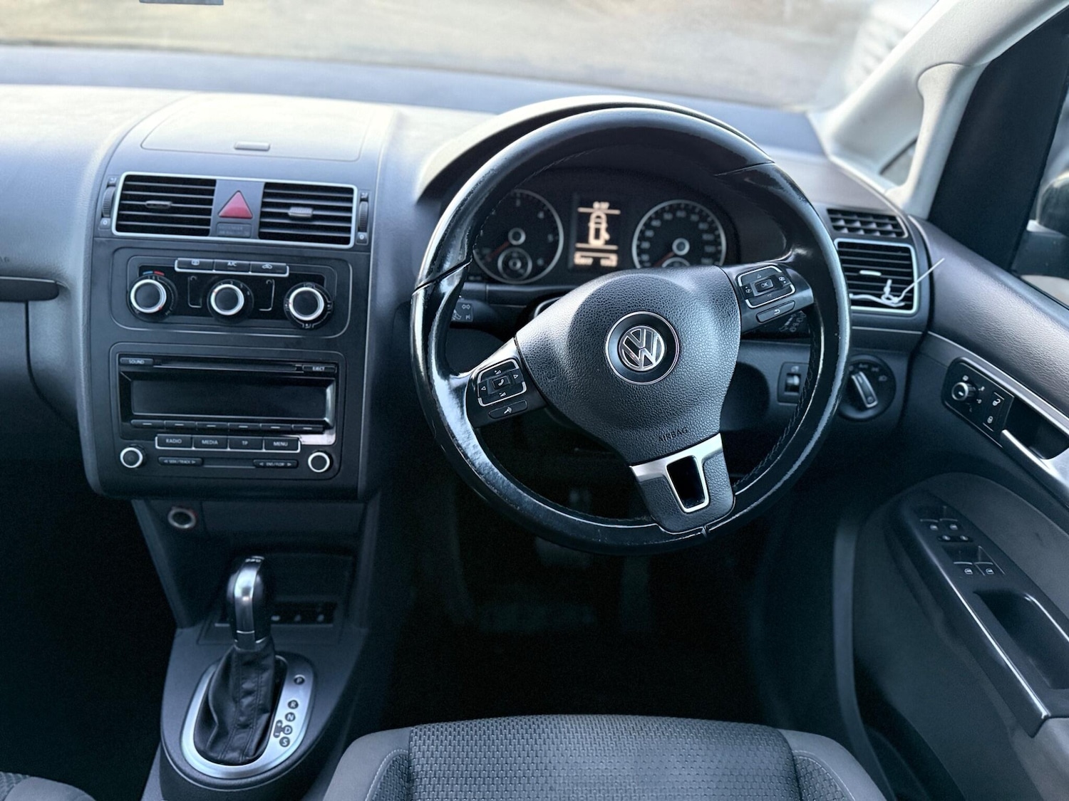 Used Volkswagen Touran 2014 for sale - 76839761: Photo 21