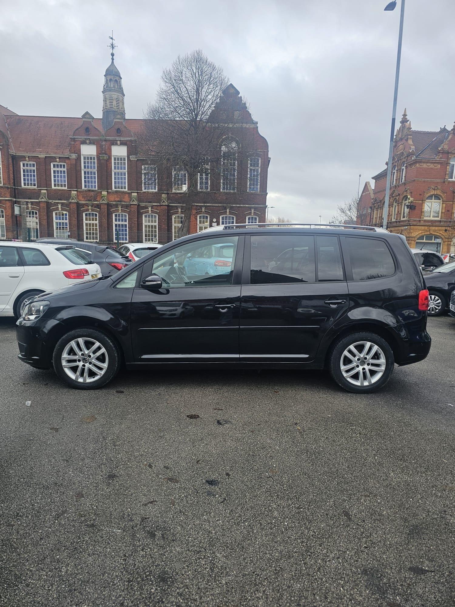 Used Volkswagen Touran 2014 for sale - 76839761: Photo 24