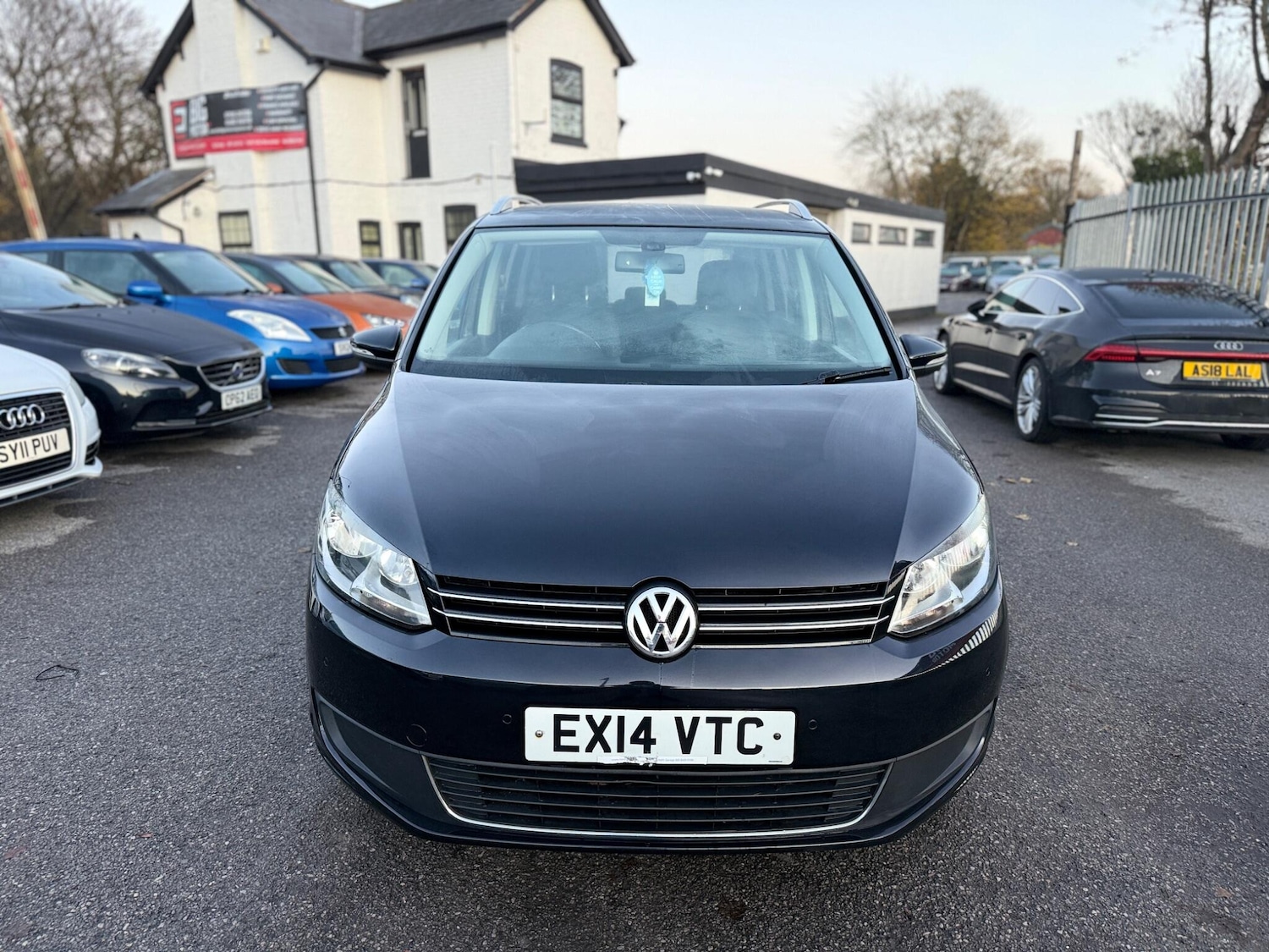Used Volkswagen Touran 2014 for sale - 76839761: Photo 3