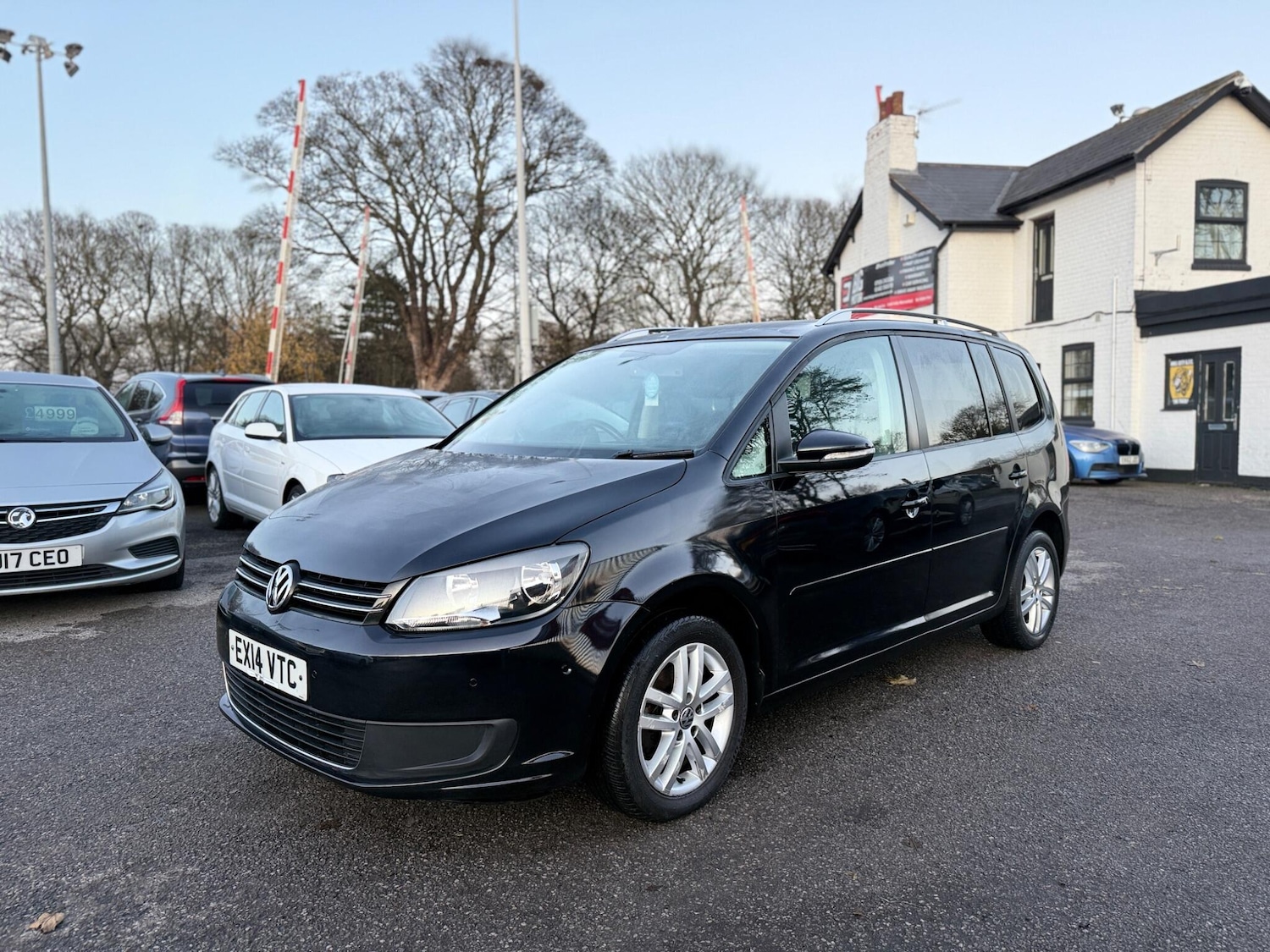 Used Volkswagen Touran 2014 for sale - 76839761: Photo 4