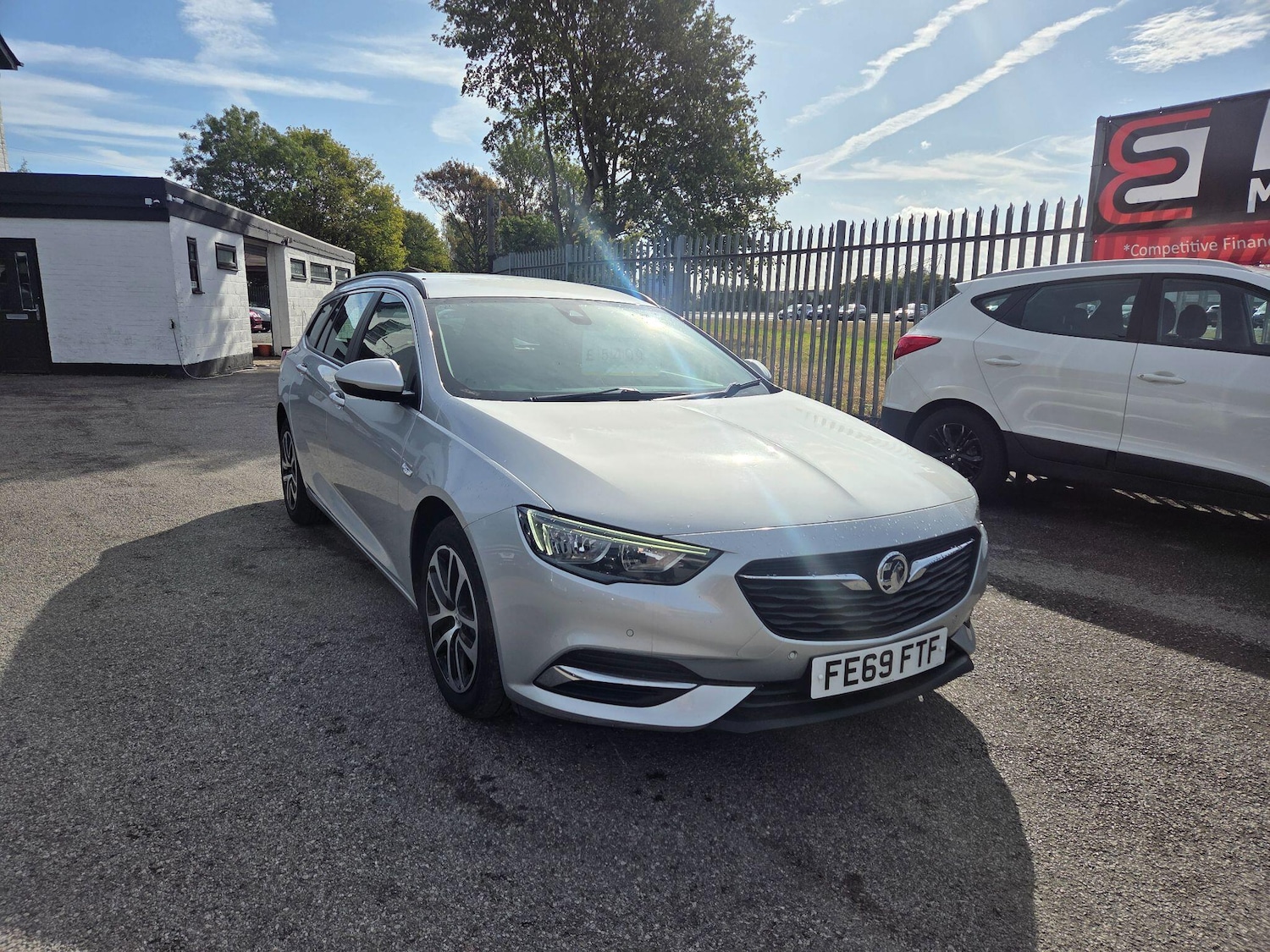 Used Vauxhall Insignia 2020 for sale - 76657908: Photo 1
