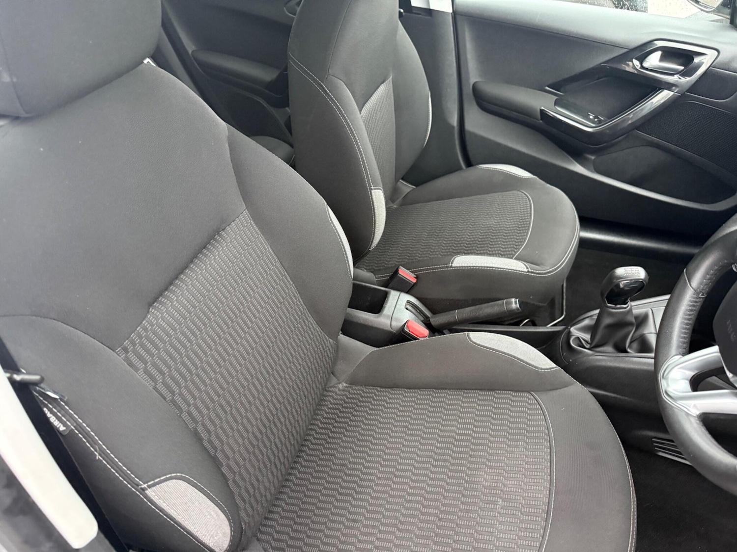 Used Peugeot 208 2016 for sale - 77057366: Photo 10