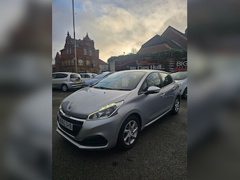 Used Peugeot 208 2016 for sale - 77057366: Photo