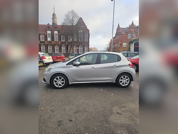 Used Peugeot 208 2016 for sale - 77057366: Photo