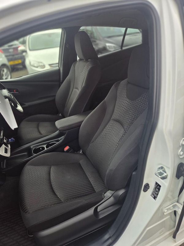 Used Toyota Prius 2024 for sale - 76283053: Photo 11
