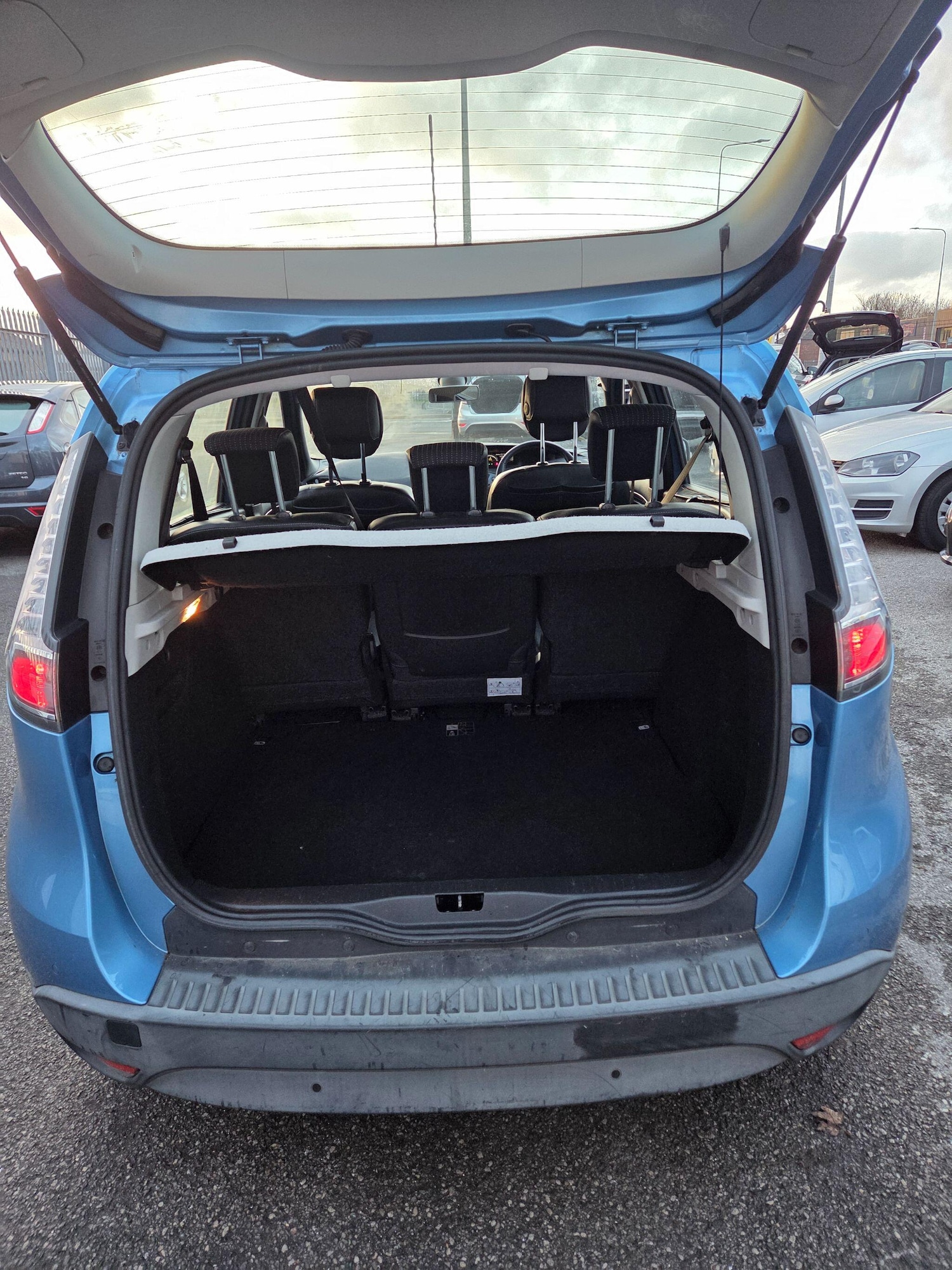 Used Renault Scenic 2013 for sale - 77598884: Photo 4