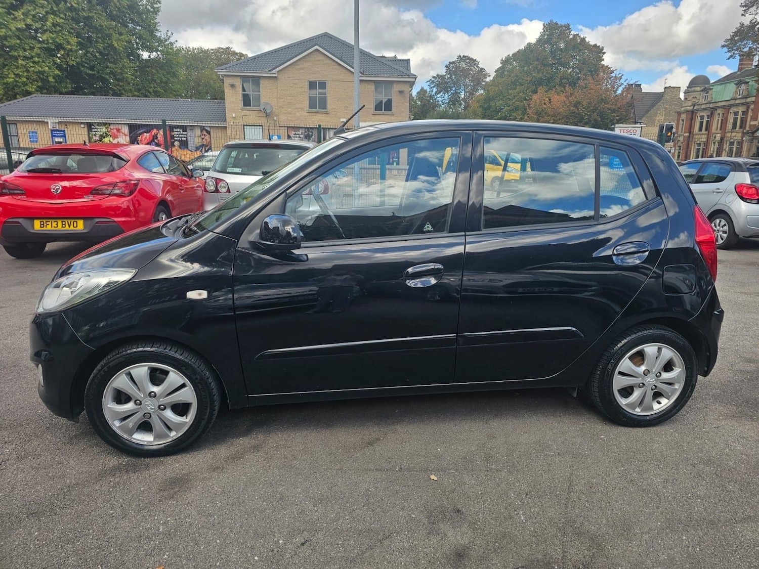 Used Hyundai i10 2013 for sale - 76136959: Photo 8