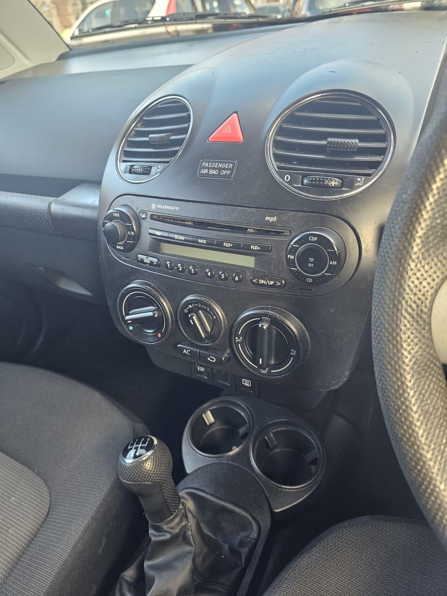 Used Volkswagen Beetle 2006 for sale - 76408879: Photo 5