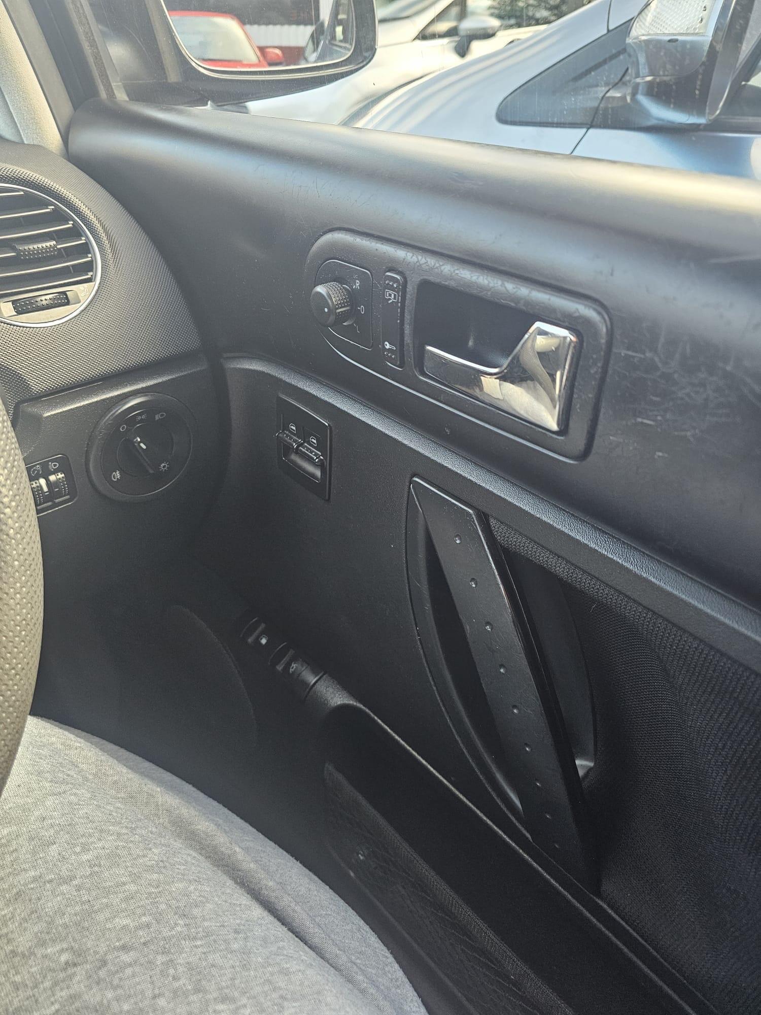 Used Volkswagen Beetle 2006 for sale - 76408879: Photo 9