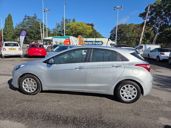 Used Hyundai i30 2015 for sale - 76043142: Photo 6