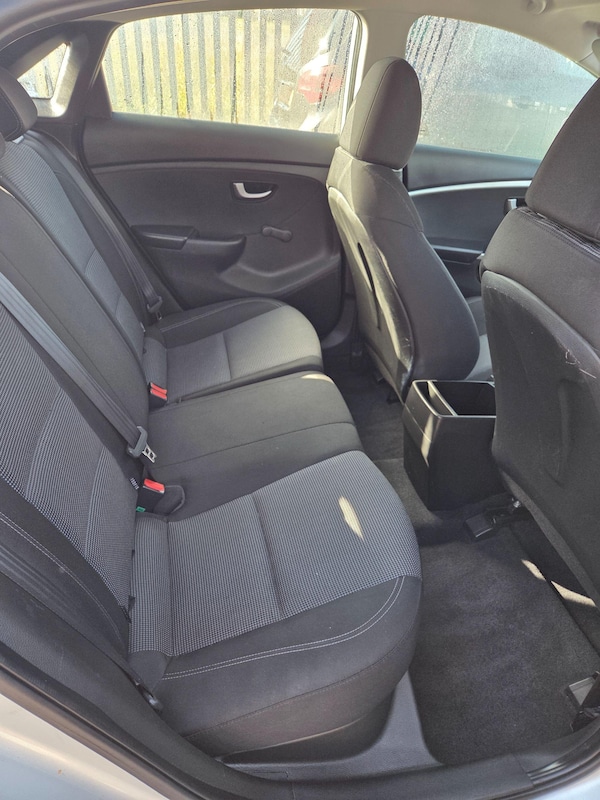 Used Hyundai i30 2015 for sale - 76043142: Photo 9