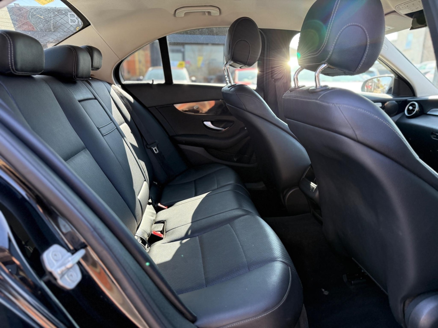 Used Mercedes-Benz C Class 2015 for sale - 76801601: Photo 9