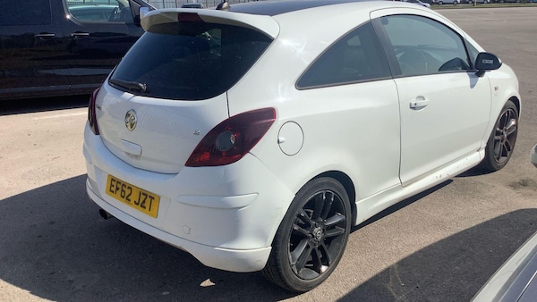 Used Vauxhall Corsa 2012 for sale - 75268640: Photo 2