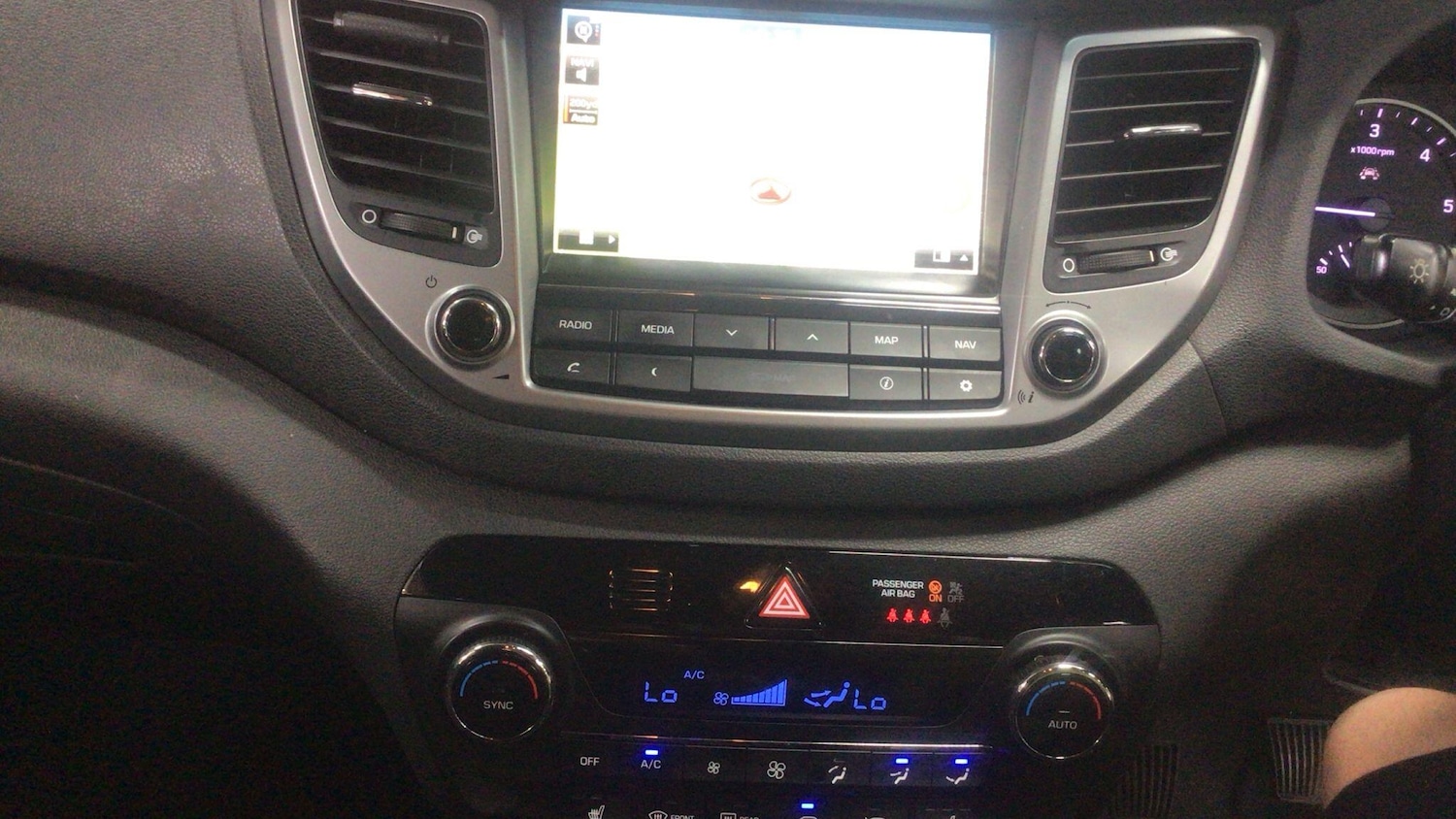 Used Hyundai TUCSON 2017 for sale - 76020718: Photo 11