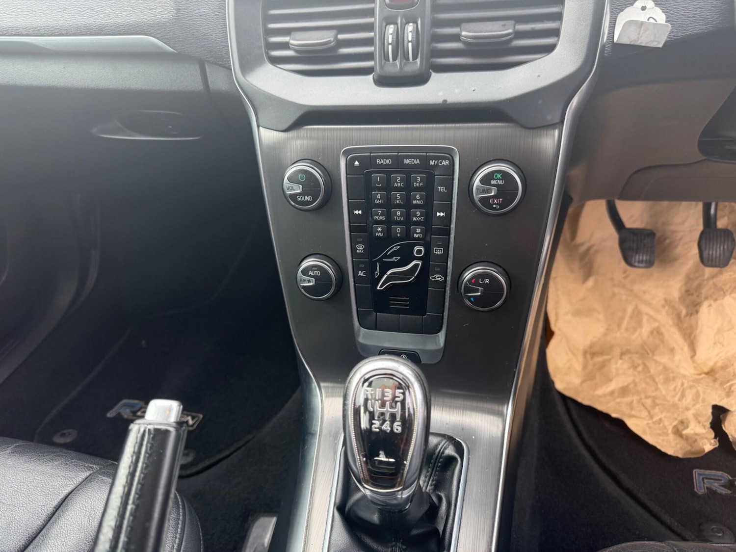 Used Volvo V40 2012 for sale - 76987968: Photo 10