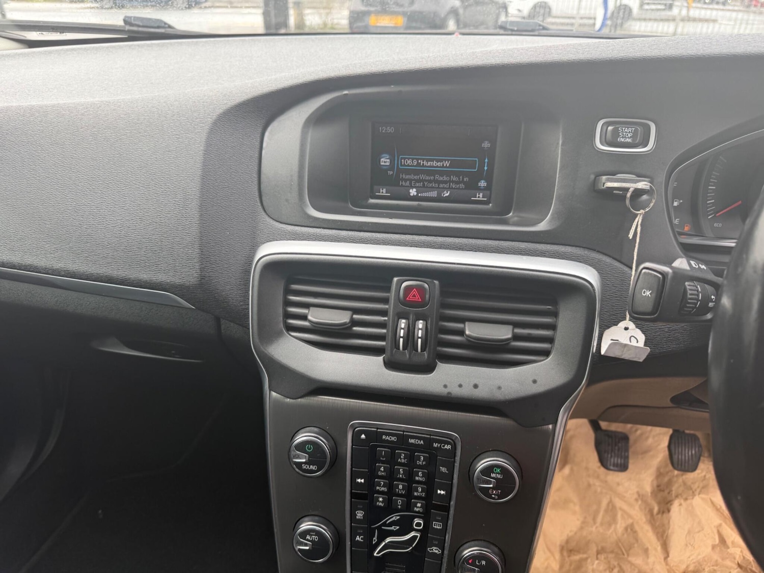 Used Volvo V40 2012 for sale - 76987968: Photo 9