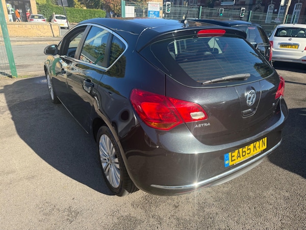 Used Vauxhall Astra 2015 for sale - 76189283: Photo 5