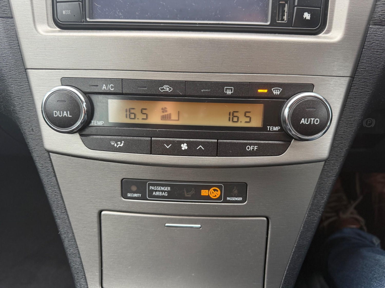 Used Toyota Avensis 2010 for sale - 78058220: Photo 13