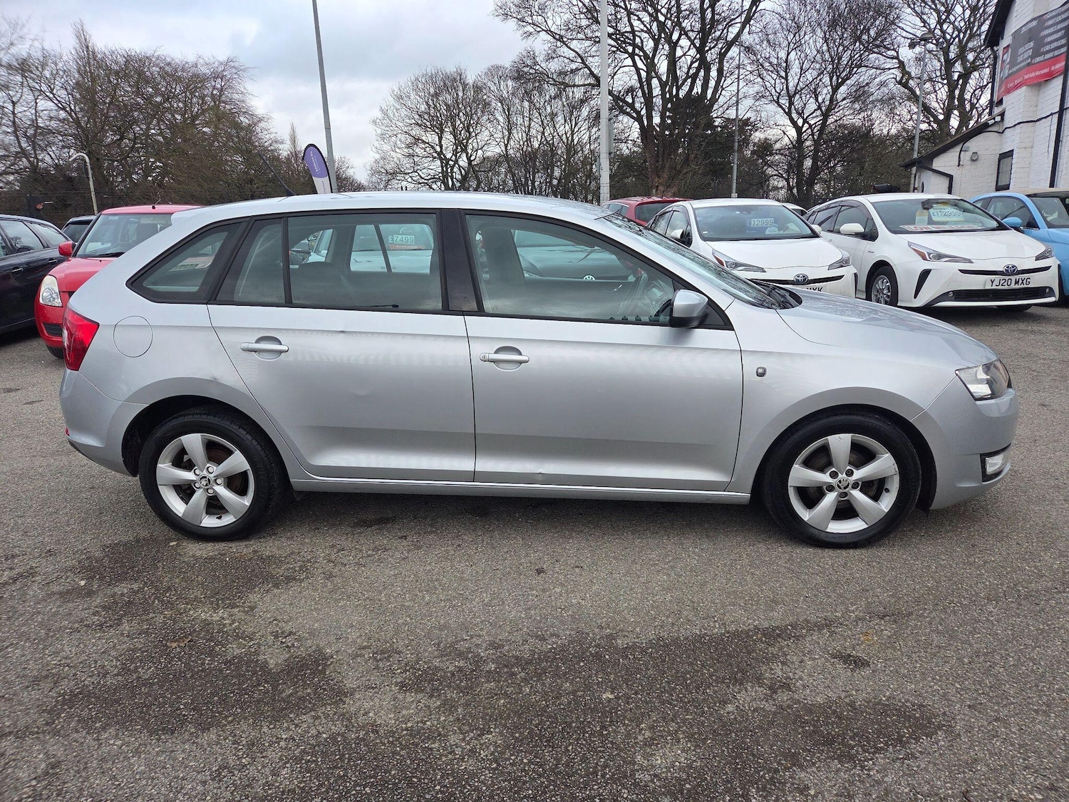 Used Skoda Rapid Spaceback 2014 for sale - 77598144: Photo 2