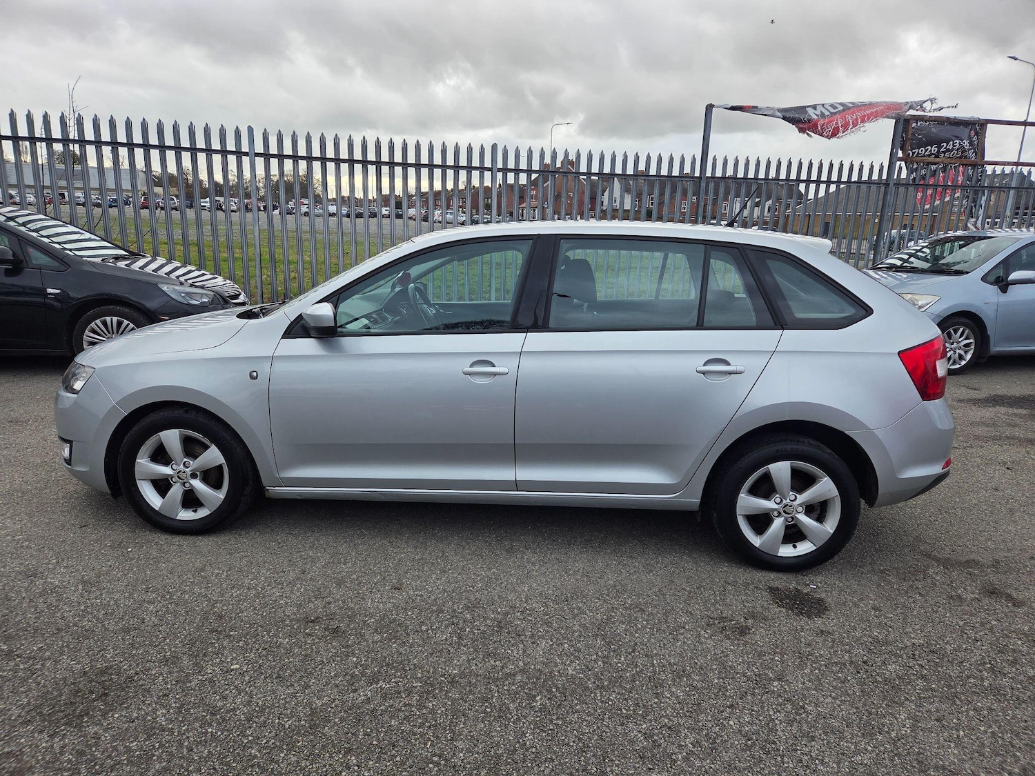 Used Skoda Rapid Spaceback 2014 for sale - 77598144: Photo 6