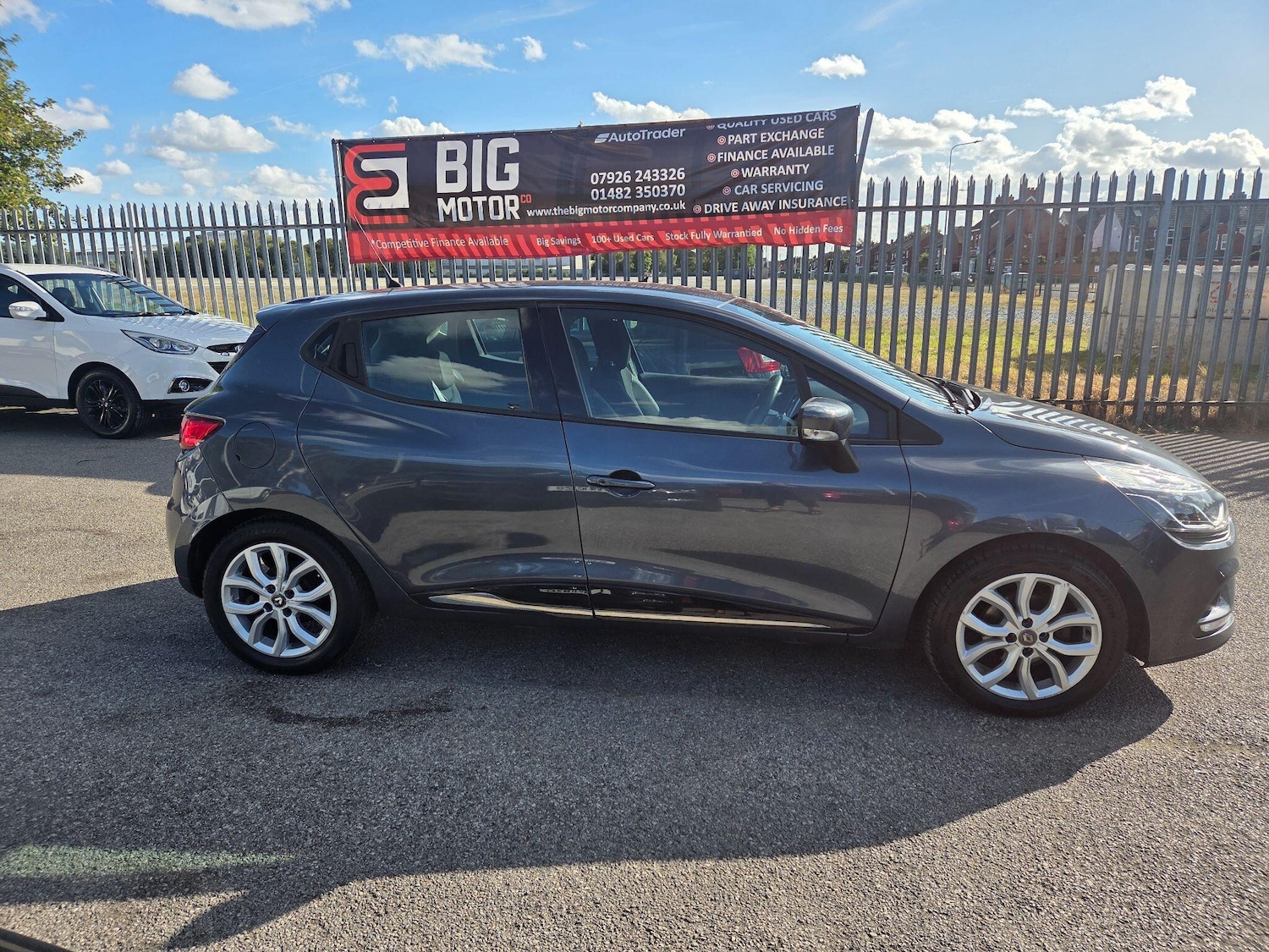 Used Renault Clio 2017 for sale - 76608524: Photo 2