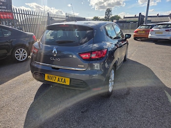 Used Renault Clio 2017 for sale - 76608524: Photo
