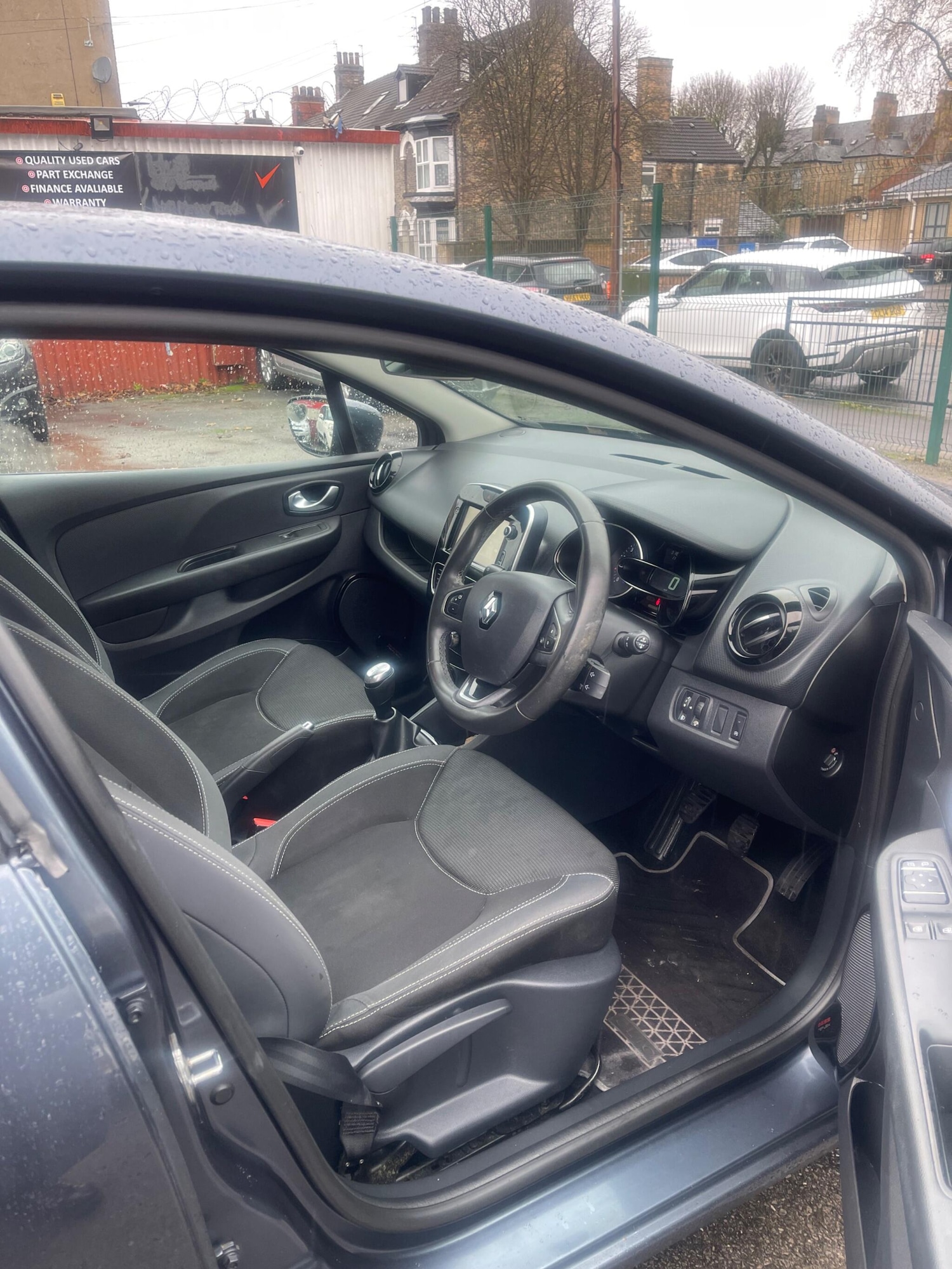 Used Renault Clio 2017 for sale - 76608524: Photo 9