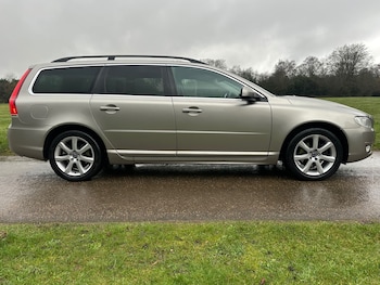 Used Volvo V70 2016 for sale - 77472799: Photo