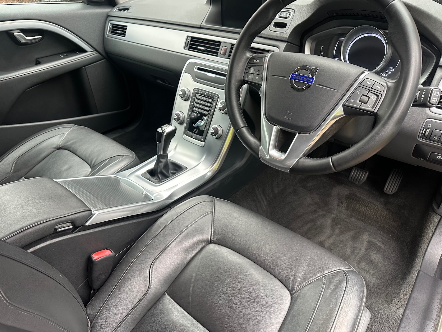 Used Volvo V70 2016 for sale - 77472799: Photo 6