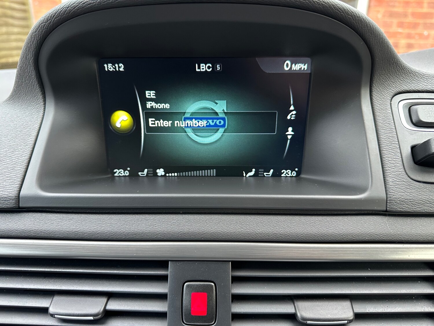 Used Volvo XC70 2015 for sale - 77472800: Photo 18