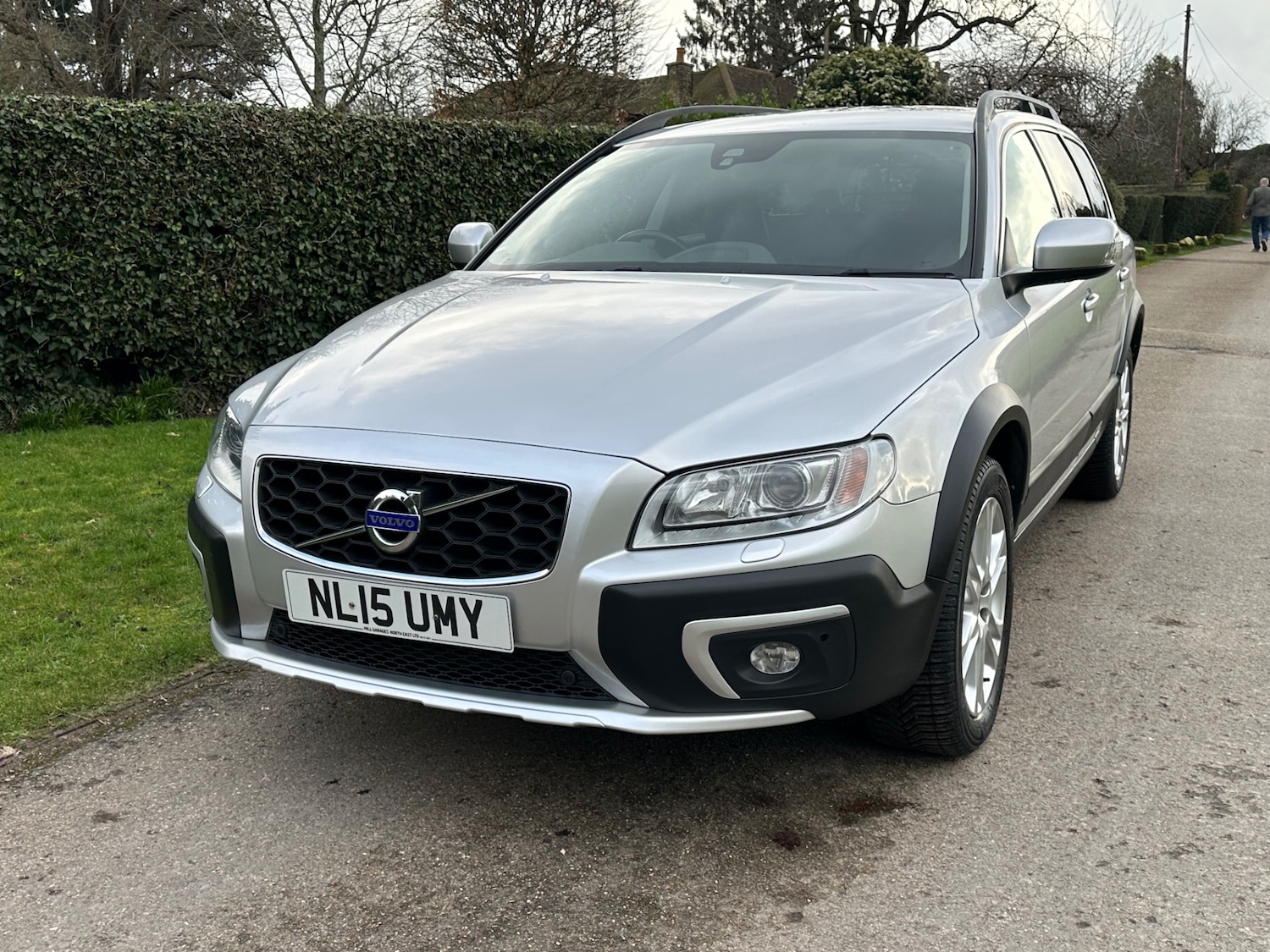 Used Volvo XC70 2015 for sale - 77472800: Photo 2