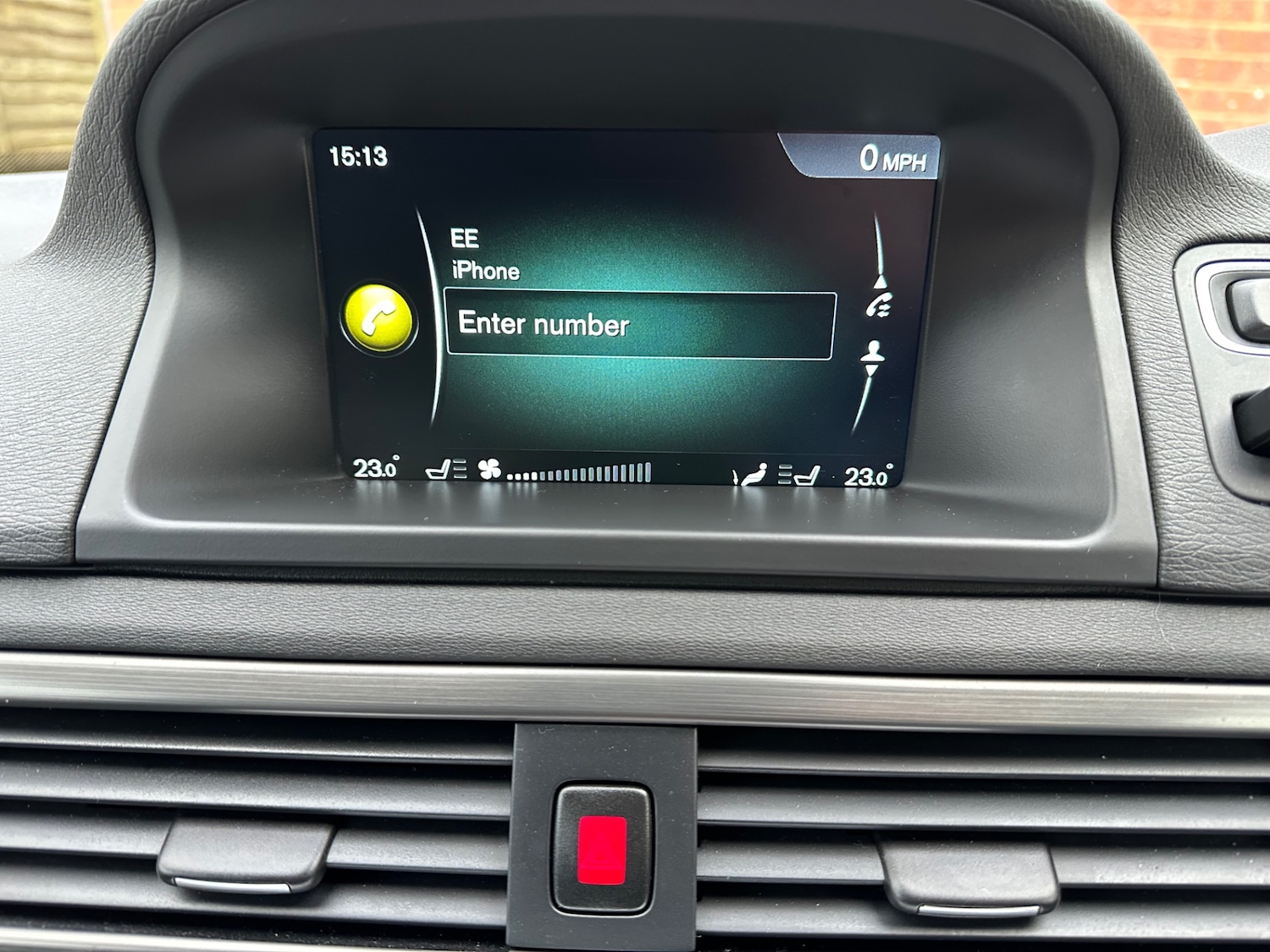 Used Volvo XC70 2015 for sale - 77472800: Photo 22