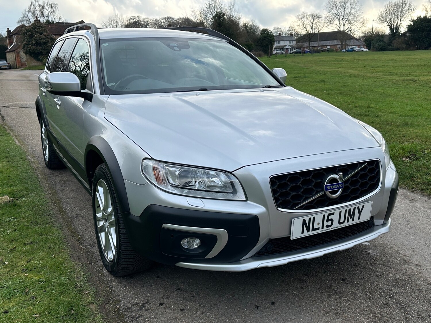 Used Volvo XC70 2015 for sale - 77472800: Photo 6