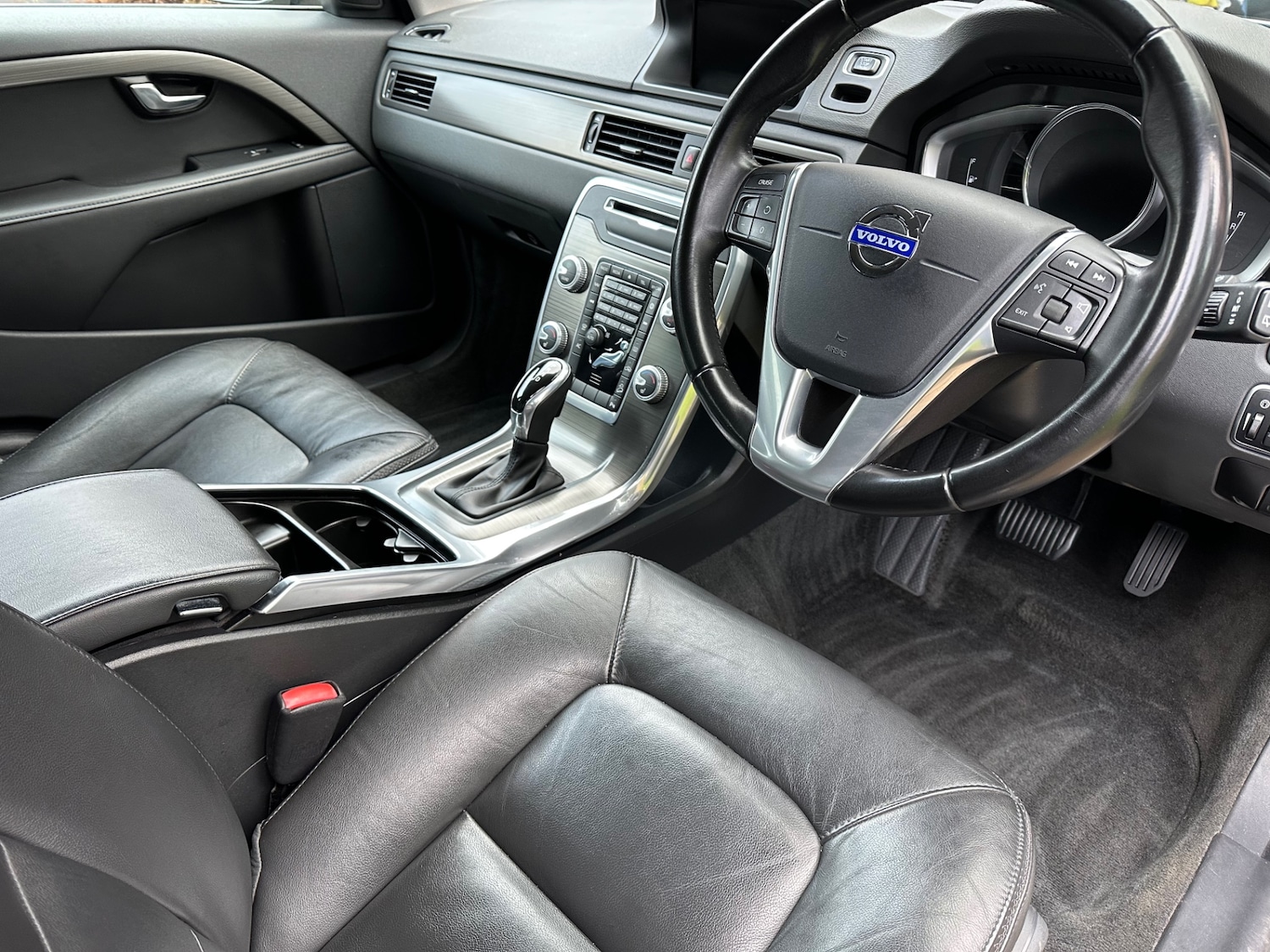 Used Volvo XC70 2015 for sale - 77472800: Photo 7