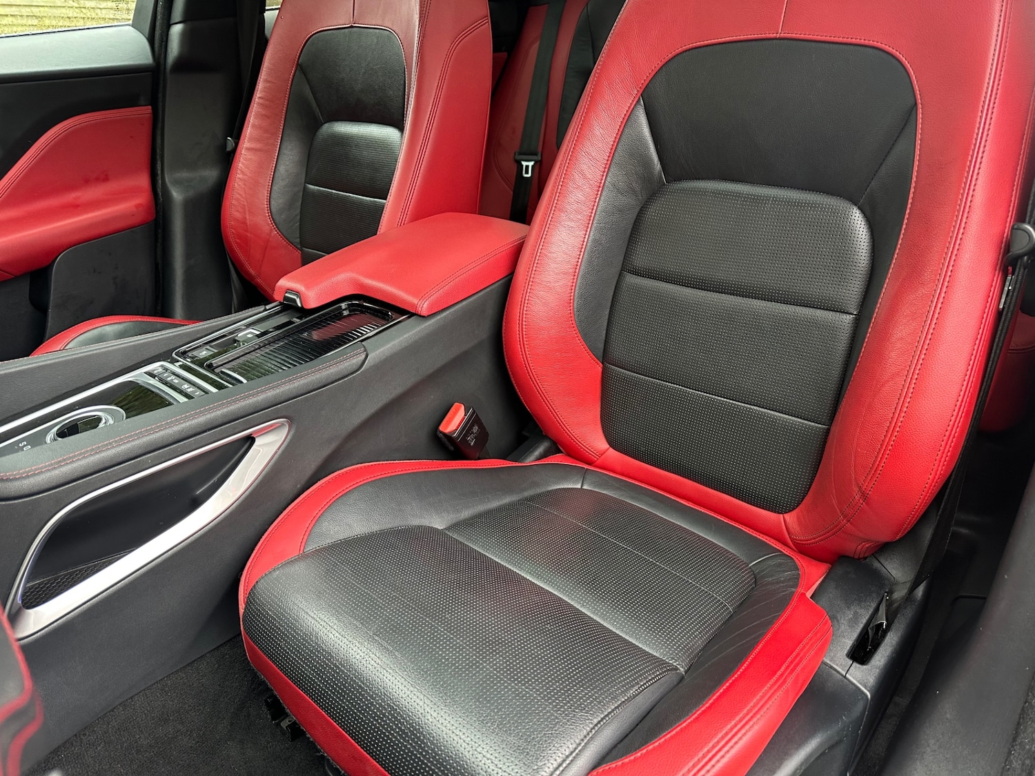 Used Jaguar F-Pace 2016 for sale - 77472795: Photo 10