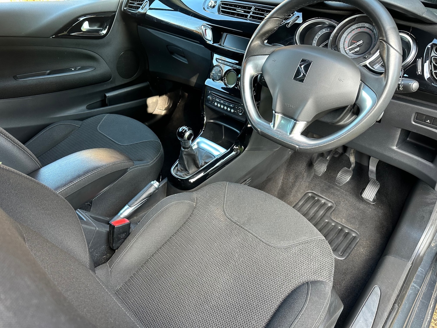 Used Citroen DS3 2013 for sale - 77961199: Photo 6