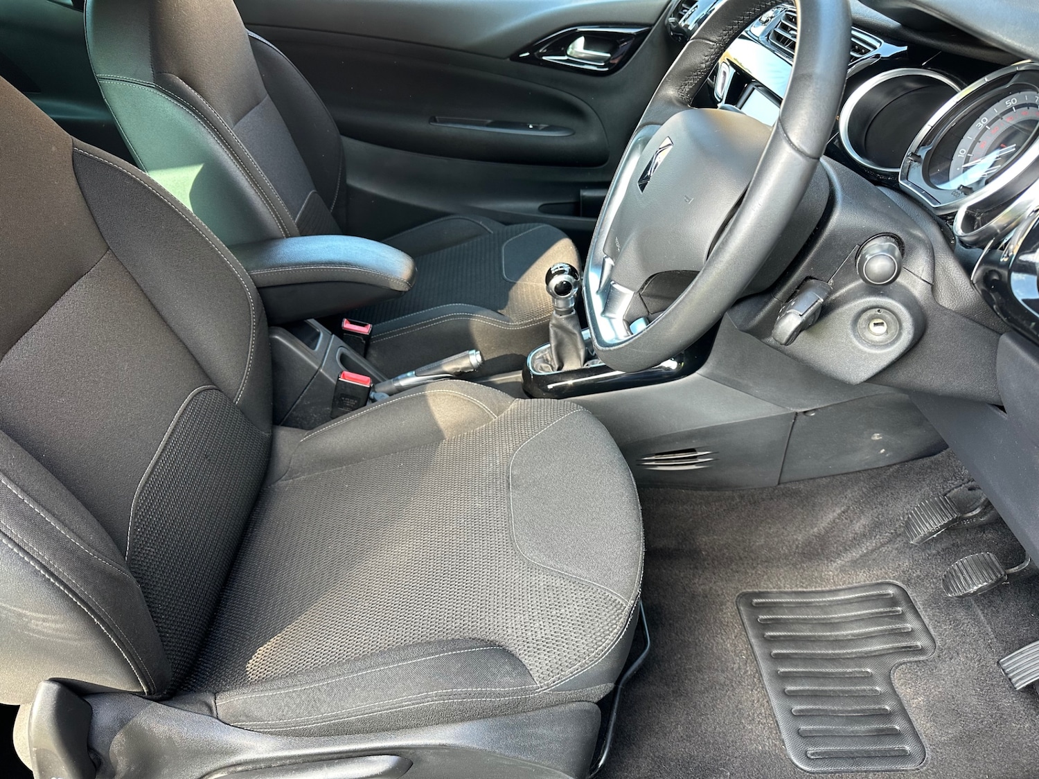 Used Citroen DS3 2013 for sale - 77961199: Photo 7