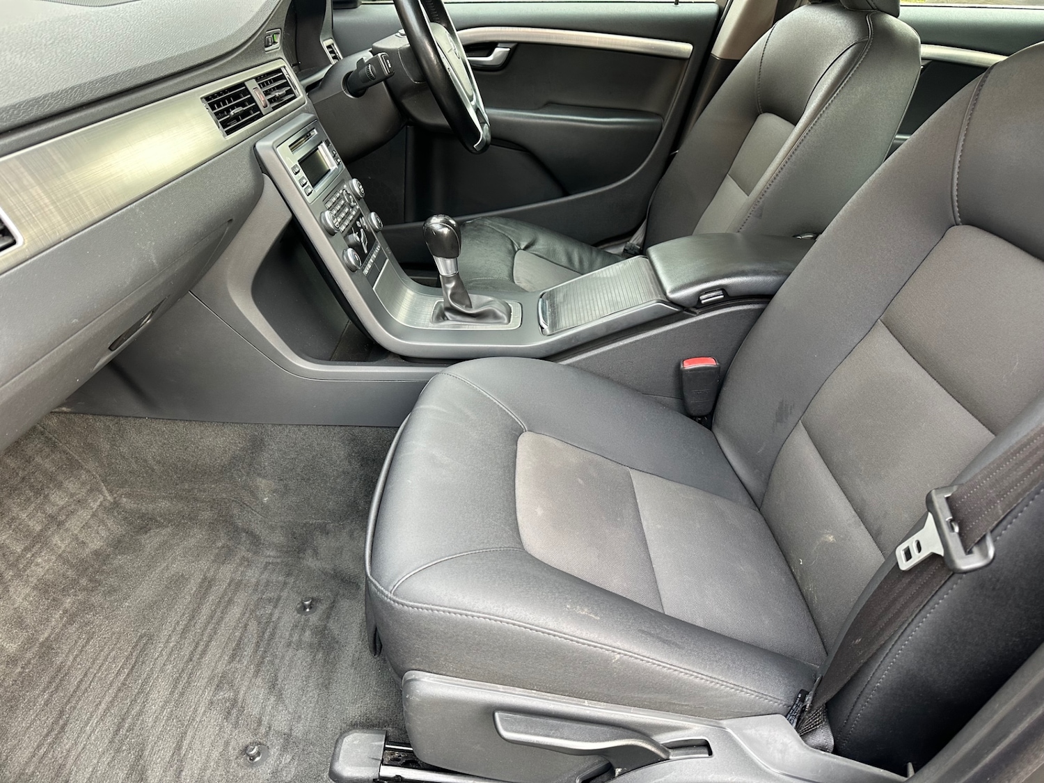 Used Volvo V70 2010 for sale - 77763136: Photo 11