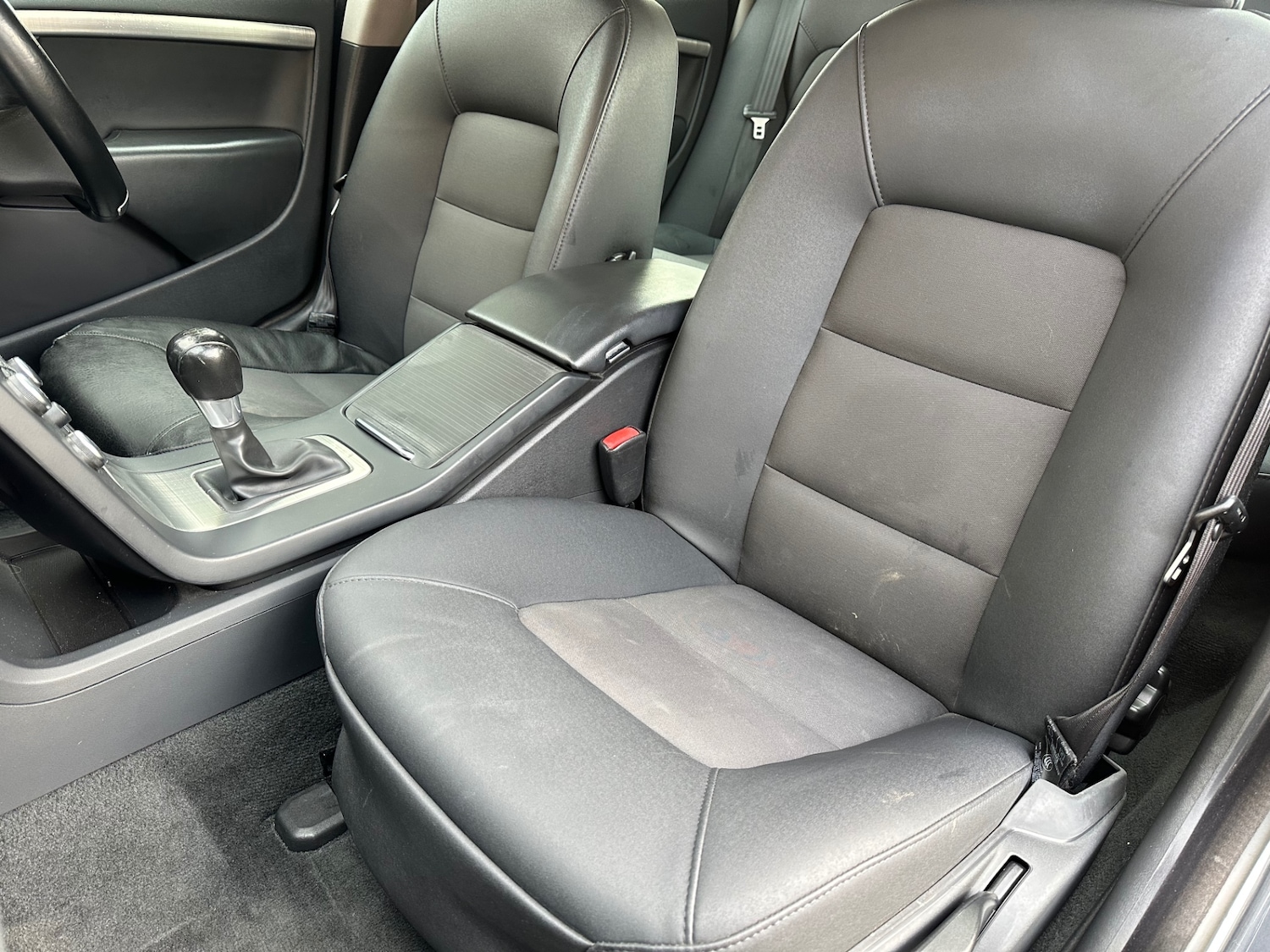 Used Volvo V70 2010 for sale - 77763136: Photo 12