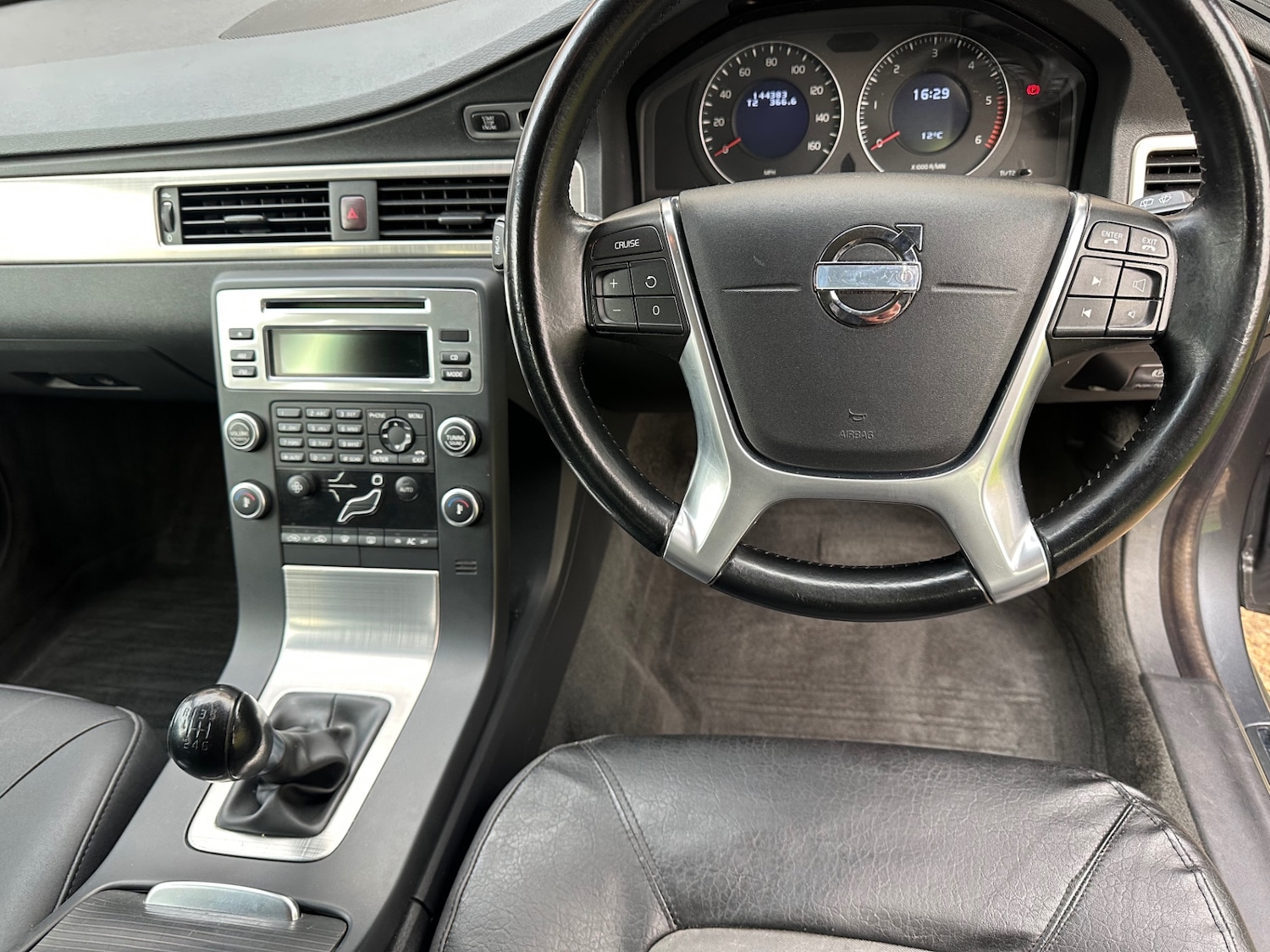 Used Volvo V70 2010 for sale - 77763136: Photo 18