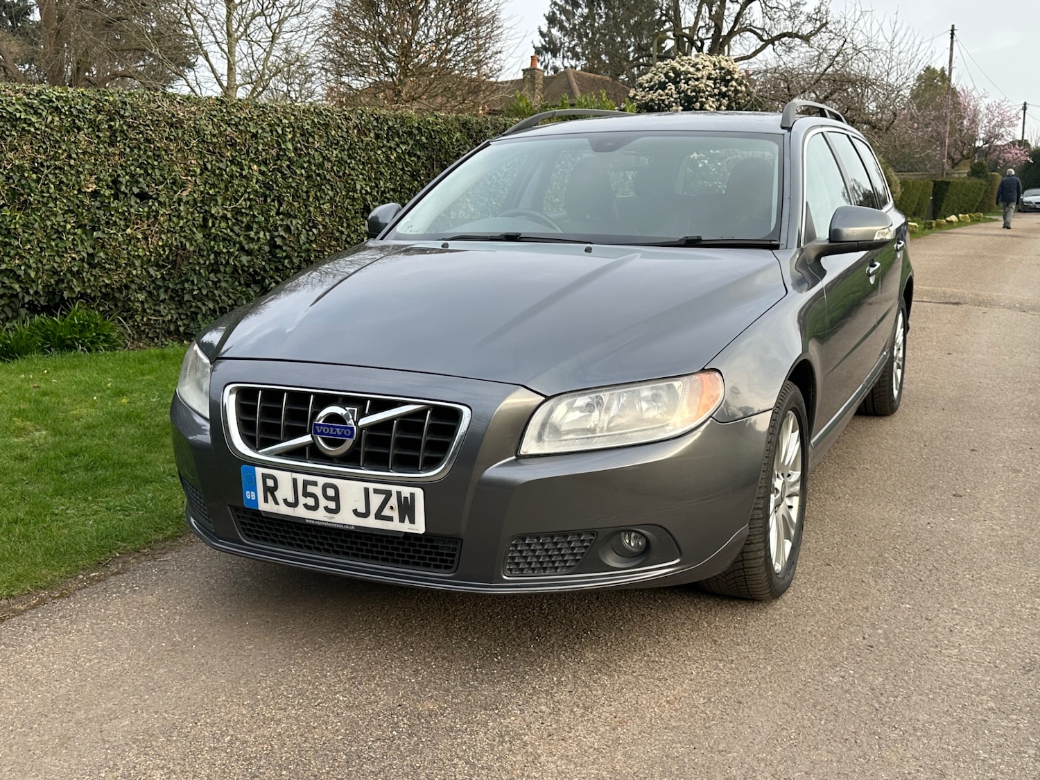 Used Volvo V70 2010 for sale - 77763136: Photo 2