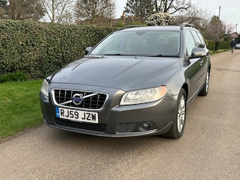 Used Volvo V70 2010 for sale - 77763136: Photo