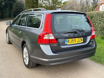 Used Volvo V70 2010 for sale - 77763136: Photo