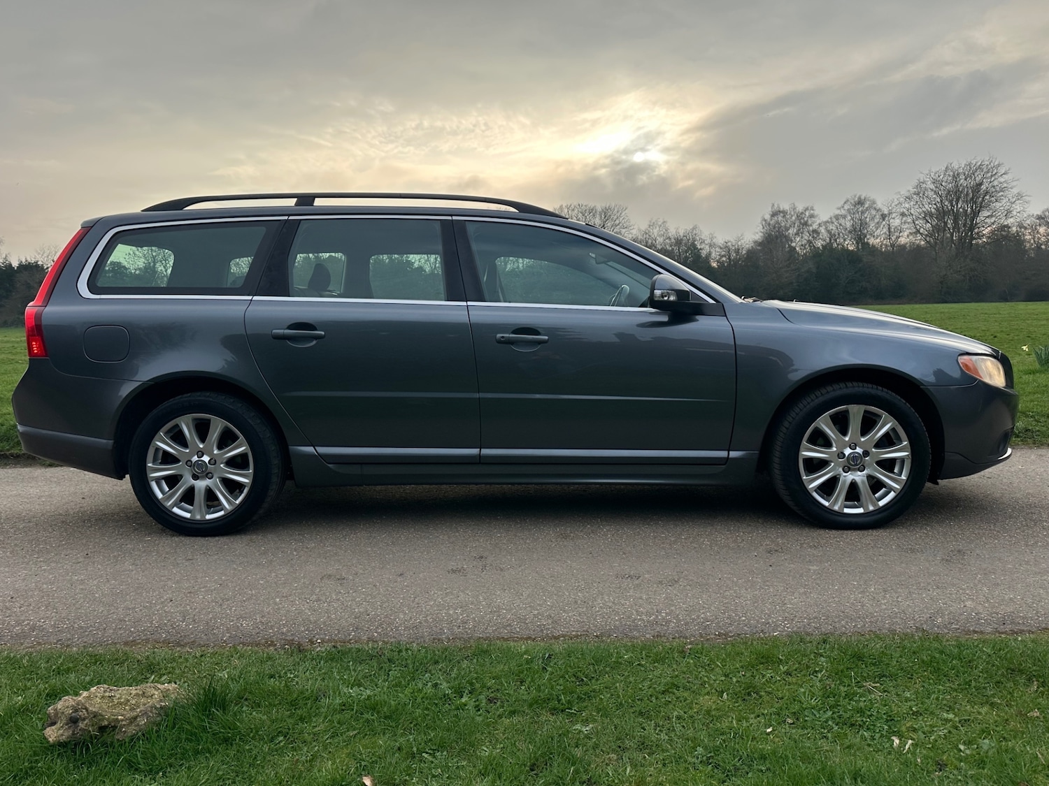 Used Volvo V70 2010 for sale - 77763136: Photo 5