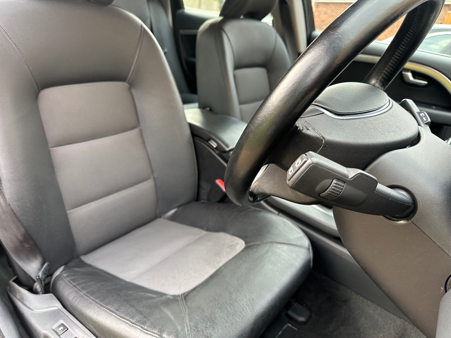 Used Volvo V70 2010 for sale - 77763136: Photo 9