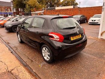 Used Peugeot 208 2015 for sale - 79661110: Photo